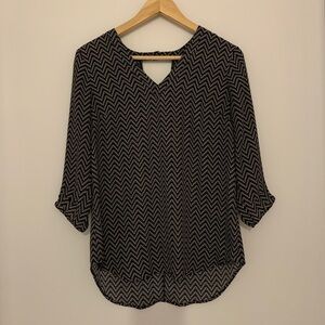 Women’s pattern blouse, size xs